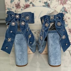 NWT Nicola Bathie x Antonio Melani Lila Velvet Bow Detail Platform Dress Sandals